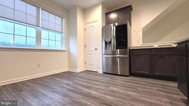 Building Photo - 115 Lexington Pl