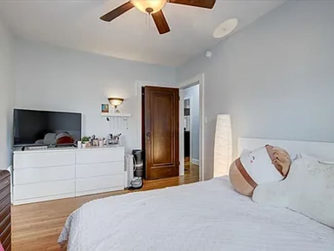 Building Photo - 528 W 43rd St