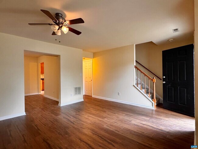 Building Photo - 4644 Briarwood Dr