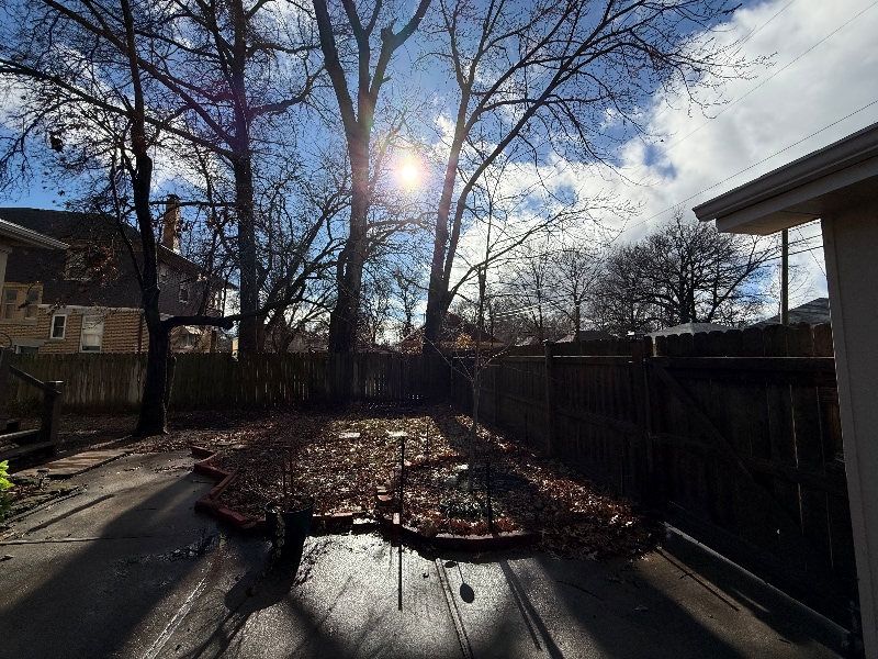 Building Photo - 940 S Cedar St