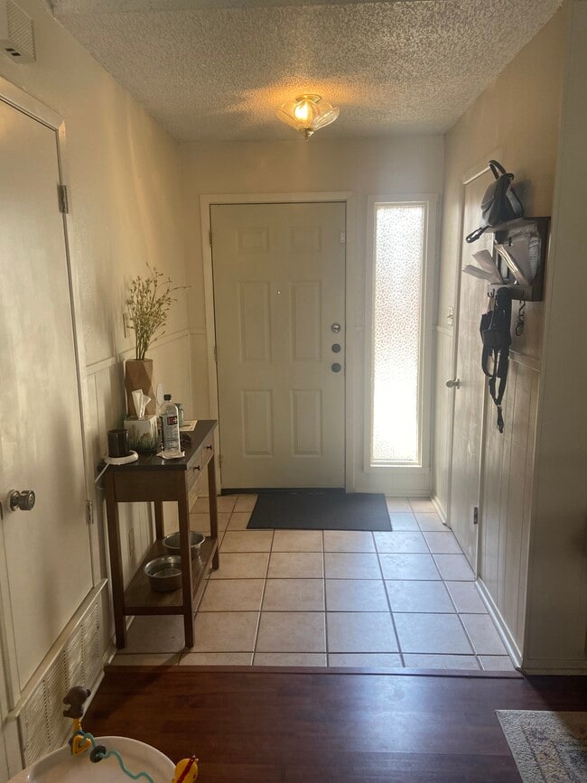 Building Photo - 4012 Cima Serena Dr