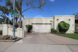 Building Photo - 7702 N Dreamy Draw Dr