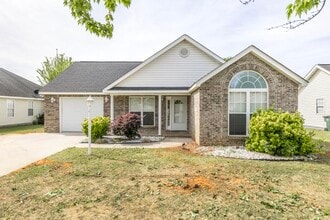 Building Photo - 205 Wembley Dr