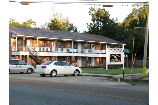 Primary Photo - 614 N Chevis St