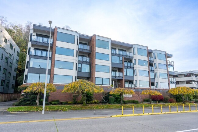 Building Photo - 2Bd/2Ba Seattle Condo