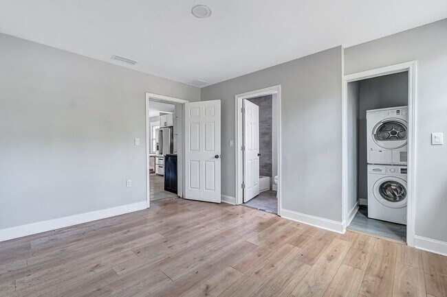 Building Photo - ***TWO WEEKS FREE*** Charming 2BR Home for Rent in Jacksonville