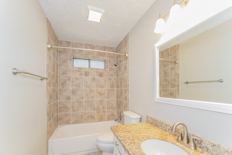 Building Photo - 18014 Glenledi Dr