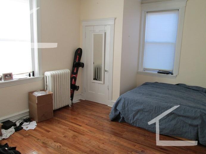 Building Photo - 324 Saint Paul St