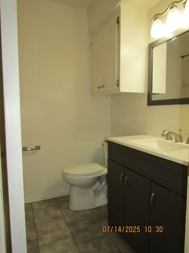 Building Photo - Turtle Creek Townhouse! MacArthur School D...
