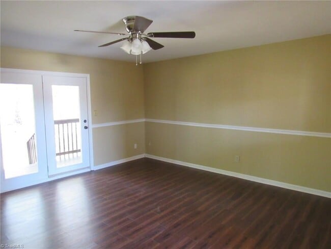 Building Photo - Lower Level Condo for Rent - MOVE IN READY