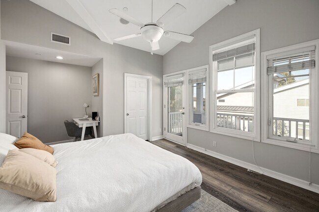 Building Photo - 231 Aviation Pl