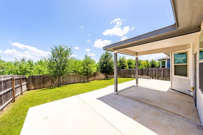 Building Photo - Greenbelt, Second En Suite, Media and Game...
