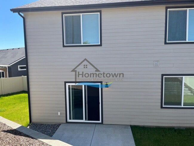 Building Photo - Woodbridge South Home with 4 Bedrooms and 3 Bathrooms in Post Falls build in 2021!