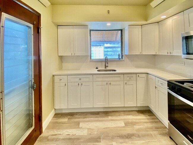 Building Photo - SWEET 2 BR / 1.5 BA HOUSE in South Philly w/ NEW KITCHEN & BATHS-Washer/Dryer & Yard!