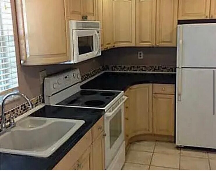 Building Photo - 20583 SW 103rd Ave