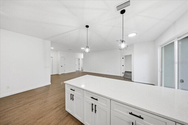 Building Photo - 6464 Ohio Rd