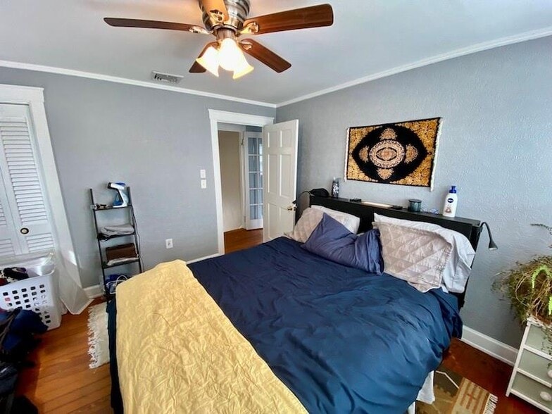 Upstairs bedroom - 4 Curry Ave