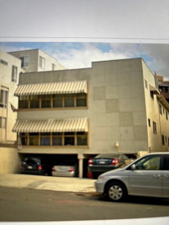 Building Photo - 1338 N Detroit St