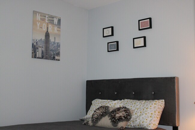 Bed #2 - 7736 Allerton Ave