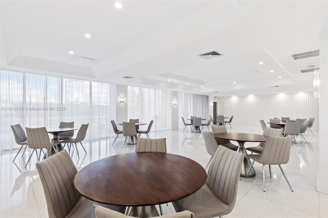 Building Photo - 6450 Collins Ave
