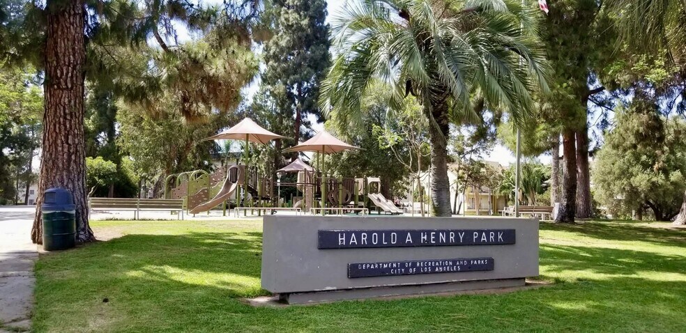 Building Photo - 4407 Francis Ave