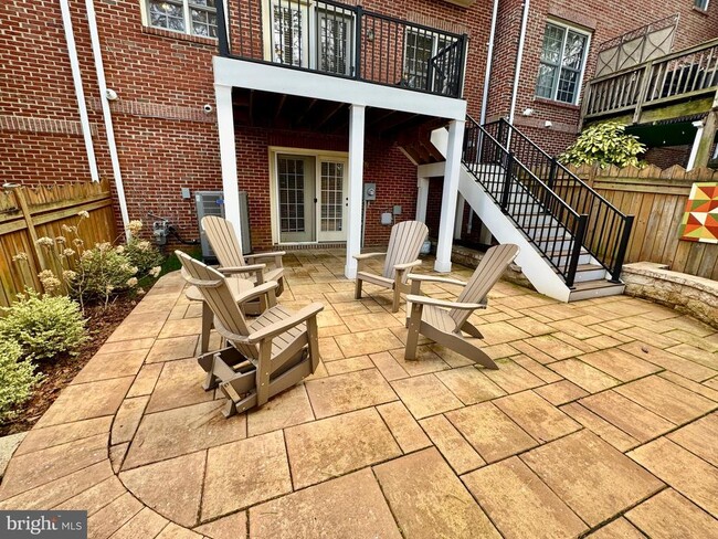 Building Photo - 118 Mosby Cir