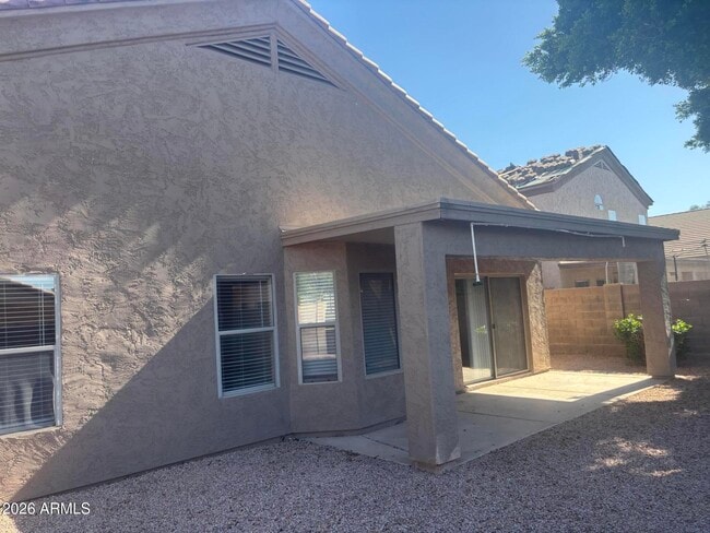 Building Photo - 628 E Ranch Rd