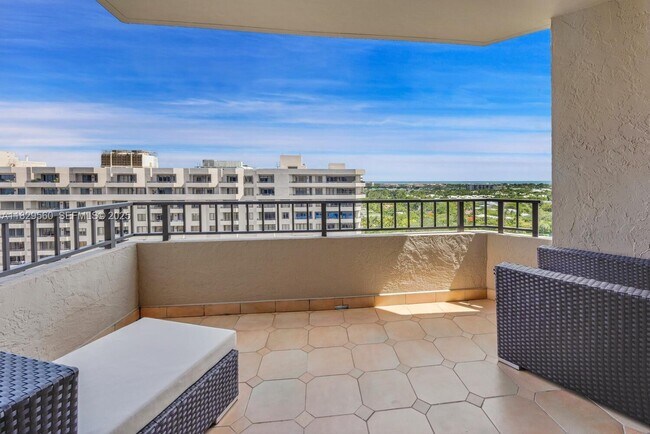 Building Photo - 251 Crandon Blvd