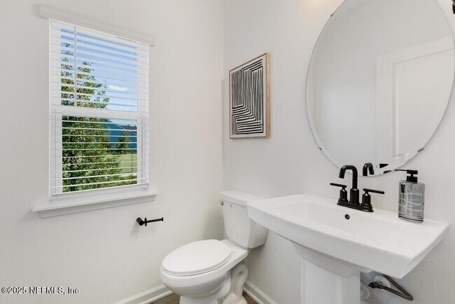 Building Photo - 27 Twilight Ln