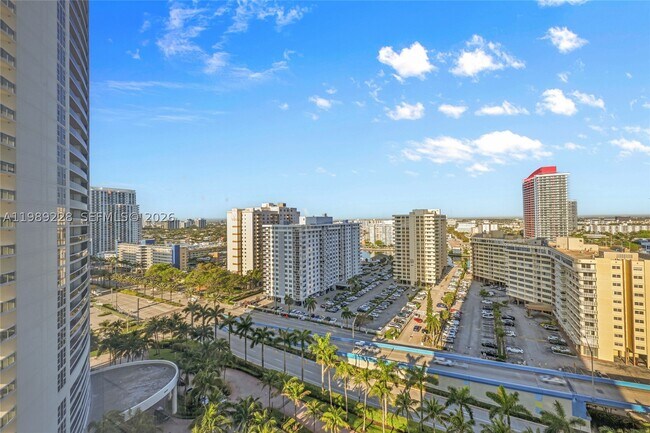 Building Photo - 1830 S Ocean Dr