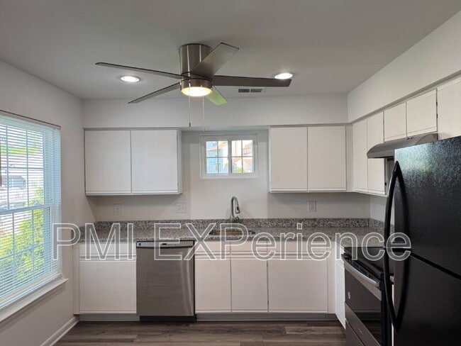 Building Photo - 1023 Spring Valley Ct