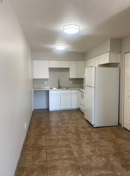 Building Photo - 2310 E Broadway Rd