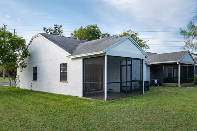 Building Photo - 102 Candlewick Ct