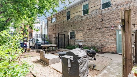 Building Photo - 1456 W Irving Park Rd