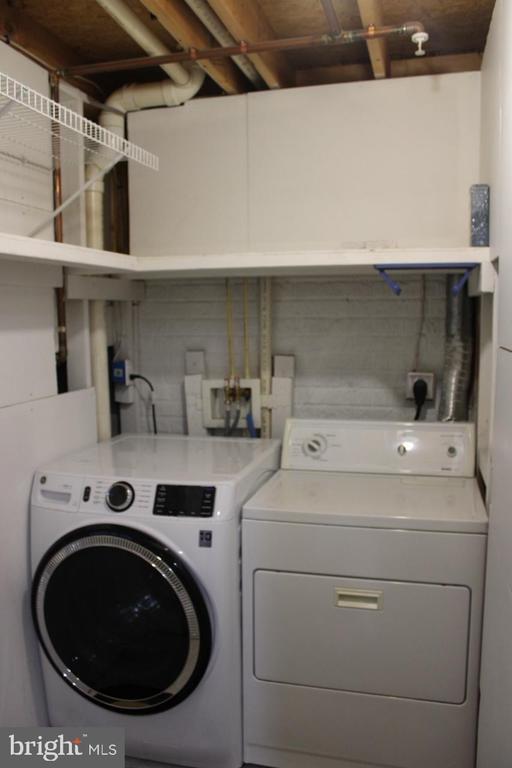 Building Photo - 222 Mary Jane Ln