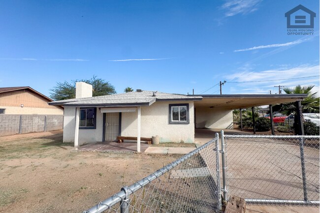 Building Photo - 2Bed/1Bath House at McDowell/32nd St! Move-In Ready on 10/08/2026! – NO HOA!