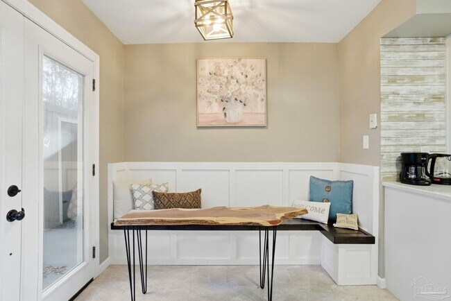 Building Photo - 4822 Huron Dr