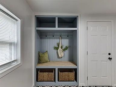 Building Photo - Modern Comfort in Every Square Foot