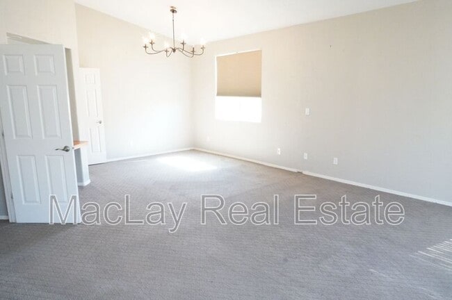 Building Photo - 15410 S 17th Ln