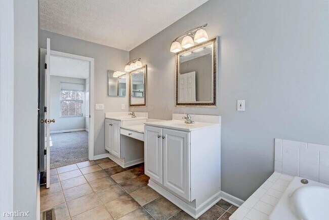 Building Photo - 4 br, 4 bath House - 6704 Wisteria Cir