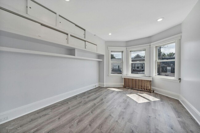 Building Photo - 425 Hancock Pl
