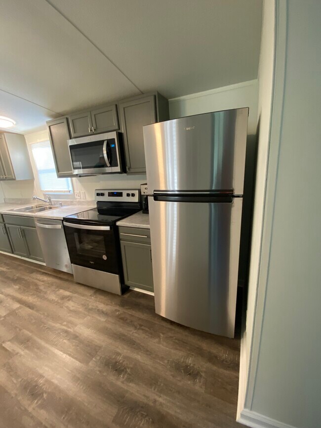 Building Photo - 442 Ranch Rd