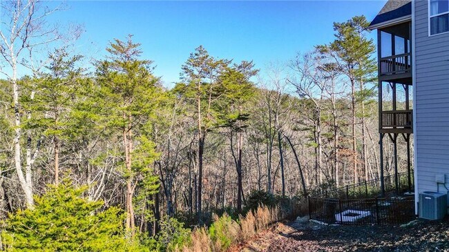 Building Photo - 309 Trappers Bluff