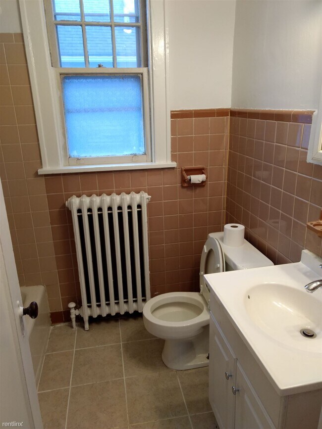 Building Photo - 3 br, 1 bath Duplex - 899 Mercer Street 2