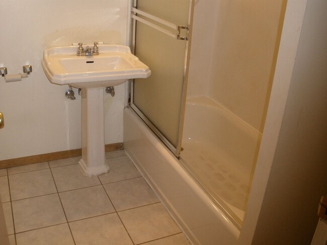 Building Photo - Greenlake / Greenwood Craftsman Home