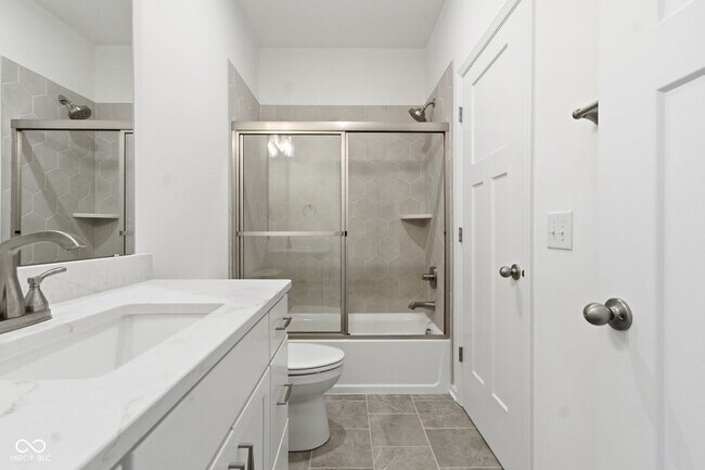 Building Photo - 776 Templeton Dr