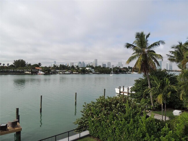 Building Photo - 240 S Hibiscus Dr