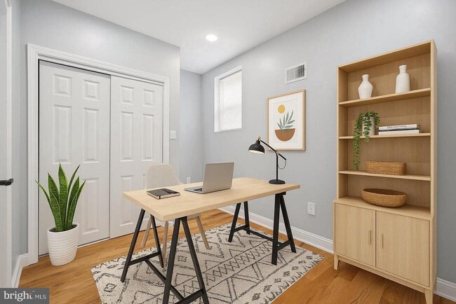 Building Photo - 1317 S 19th St