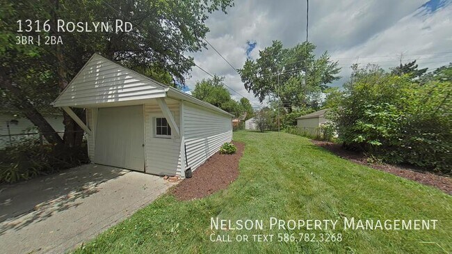 Building Photo - 1316 Roslyn Rd