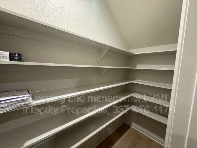 Building Photo - 101 Foster Grove Drive